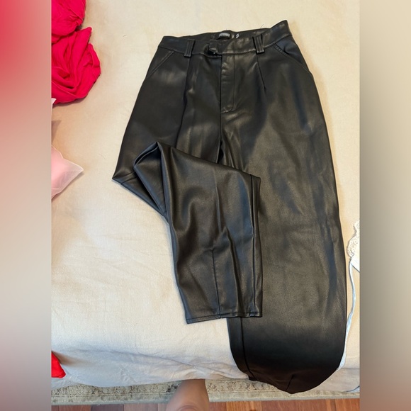 Black leather pants - Picture 5 of 5